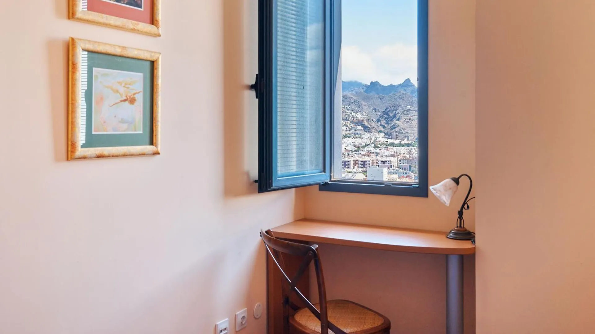 Eden Rentals Altavista Suites Apto Torre 1 Santa Cruz de Tenerife 0*,  Spain